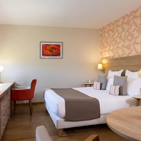 Hotel & Residence Lou Paradou Greoux Les Bains Room photo