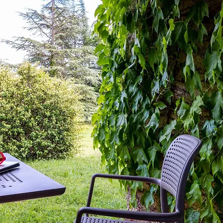 Hotel & Residence Lou Paradou Greoux Les Bains Room photo